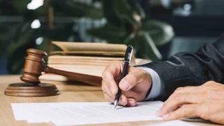 Justicia laboral frenó DNU de Milei sobre sindicatos y trabajadores afiliados festejaron