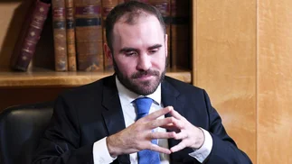 Duro cruce entre Martín Guzmán y el nuevo director de comunicación digital de Javier Milei