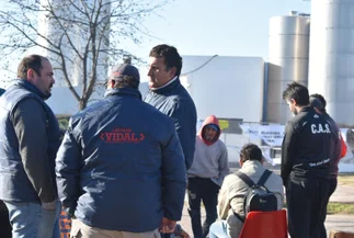 Bloqueo gremial: una planta láctea no puede trabajar