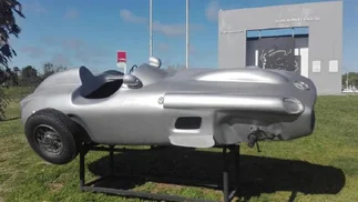 Tras crisis de neumáticos: ¿robaron cubiertas del auto de Fangio?