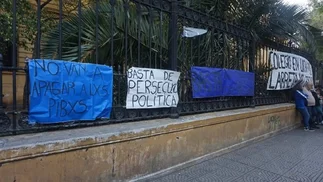 Notifican a los padres denunciados por tomas de colegios