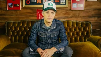 Conversación de Carlos Mazalán con Charly Alberti