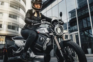 Motos eléctricas en Argentina 2025: precios, modelos más vendidos y ventajas
