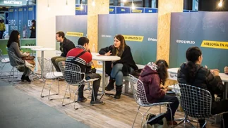 Largas filas para entrar a Expo Empleo BA en La Rural: ¿hasta cuándo hay tiempo de ir?
