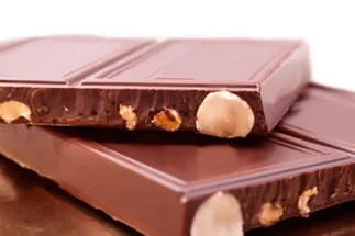 Anmat prohibió la venta de una marca de chocolate con maní