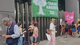 El requisito a cumplir para reunirse en espacios públicos