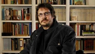Conversación de Carlos Mazalán con Felipe Pigna