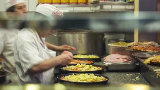¿Qué sueldo cobra un empleado de pizzería Guerrín?