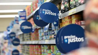 Supermercados esperan que Milei derogue la Ley de Góndolas