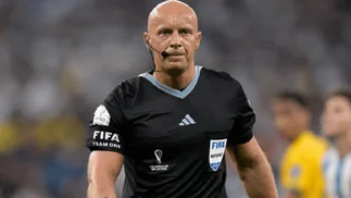Ante quejas de Francia, el árbitro polaco mostró foto reveladora