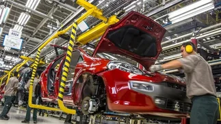 Los faltantes pegan fuerte y complican la operatoria en la construcción y en automotrices