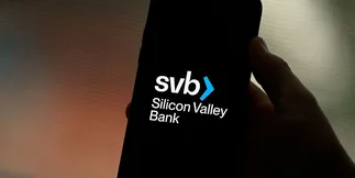 Temen que quiebra de SVB genere corrida en bancos regionales