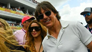Tom Cruise buscó acercarse a Shakira durante el GP de F1 en Miami