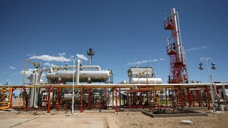 Nuevo polo exportador de Vaca Muerta: YPF se suma al plan de TGS de u$s3.000 millones