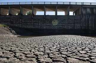 Montevideo: por la sequía, el agua potable tiene sabor salado