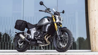 Así es la moto china estilo Scrambler que mira a Ducati y Triumph