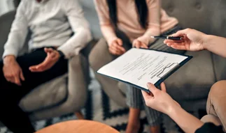 Divorcio express vs. divorcio controvertido: cómo cambian los honorarios de los abogados