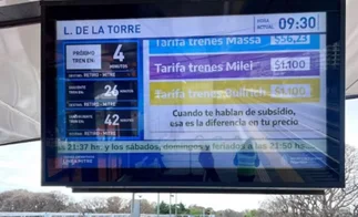 Los mensajes sobre tarifas de transporte en estaciones de tren