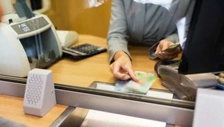 Aumento para empleados bancarios: cuánto cobran desde octubre