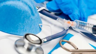 Por cepo, faltan insumos médicos y hay 30.000 pacientes en riesgo
