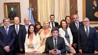 Milei tomó juramento a sus 9 ministros: así es su Gabinete