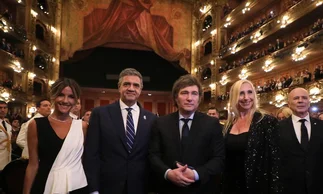 Javier Milei fue ovacionado en la gala del Teatro Colón