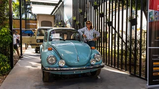 VW Escarabajo restaurado es el hobby de una jefa de Ginecología