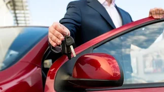Comprar un auto usado: qué cambió con la cédula azul y el CETA