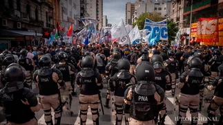 Movimientos sociales protestan por la quita de planes y convocan a marchas en todo el país