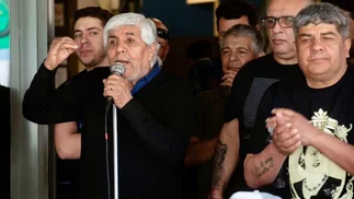Moyano cerró un aumento de sueldo para Camioneros que fue celebrado por el Gobierno