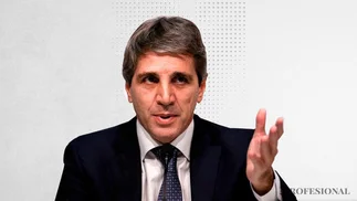 Luis Caputo anunció que en abril también hubo superávit financiero