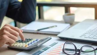 Blanqueo laboral: las claves para acceder a la condonación de la deuda