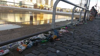 Los diques del barrio más caro de la Ciudad siguen sin recolección de residuos