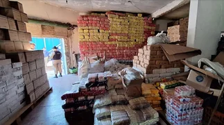 Comedores fantasma: organizaciones sociales guardaban alimentos podridos