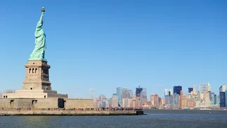 Viaje a Nueva York termina en juicio: turista alemán reclama u$s20 millones por incidentes