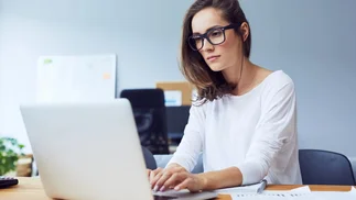 Freelancers argentinos bajan en el ranking, pero estos perfiles resisten