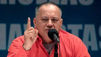 Diosdado Cabello calificó a Milei de 'jalabolas' y cuestionó la postura argentina