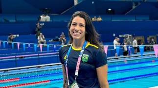Por qué Brasil expulsó a una de sus nadadora de los Juegos Olímpicos de París