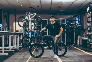 PRECIO de la bicicleta con la que José Maligno Torres ganó la medalla dorada