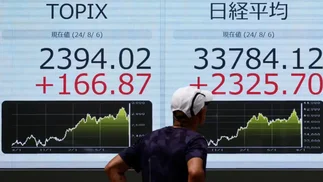 Repunte en las bolsas asiáticas: Nikkei se recuperó con una suba de más del 10 por ciento