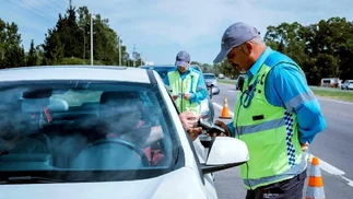 Multas de tránsito mayo 2026: valores, cómo impugnar, pago con descuento y prescripción