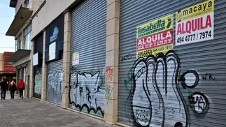 Por la crisis del consumo, crecen los locales vacíos en las avenidas más exclusivas