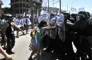 Gendarmería desalojó un piquete en la sede de Mercado Libre en La Matanza