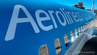 Polémica por seguridad aérea: Aerolíneas para ocho aviones tras cuatro incidentes graves