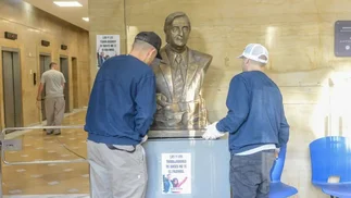 Batalla cultural: por qué fue retirado el busto de Néstor Kirchner de la Anses