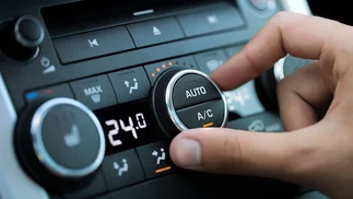 La realidad del aire acondicionado del auto: ¿gasta más combustible?