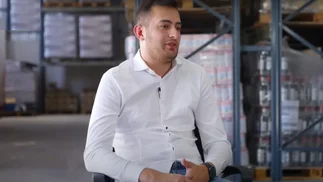 Cómo hizo este joven para pasar de 1 almacén a ser CEO de Mamá Ahorro