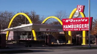 Cómo está hoy y dónde queda el primer Mc Donald's del mundo