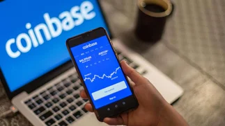 Coinbase le dio una cuenta bancaria a la inteligencia artificial
