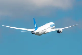 Ni Buenos Aires ni Córdoba: provincia negocia con aerolínea por vuelos directos a Madrid